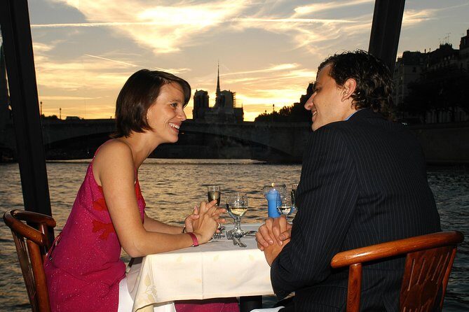 Paris 3-Course Gourmet Dinner and Sightseeing Seine River Cruise - A Deep Dive into the Experience