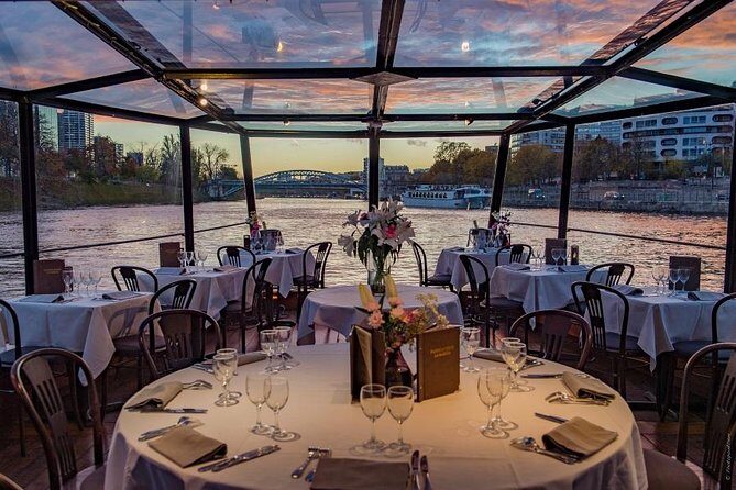 Paris 3-Courses Gourmet Dinner Seine River Cruise with Champagne - A Closer Look at the Experience