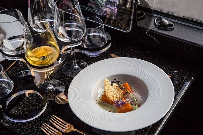 Paris 5-Course Dinner Bus Toque with Champagne from Opéra - A Closer Look: What Makes This Paris Dinner Bus Special
