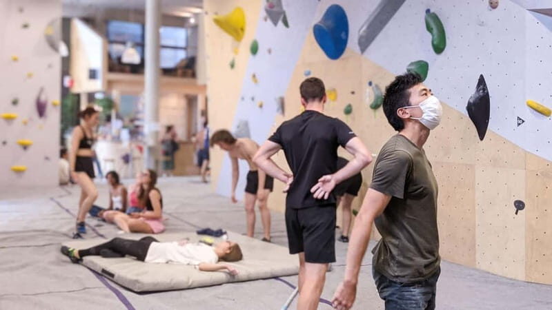 Paris - Bercy Village - Access 1 day of unlimited climbing - A Climber’s Day in Bercy Village: Your Guide to Unlimited Access for Just $25