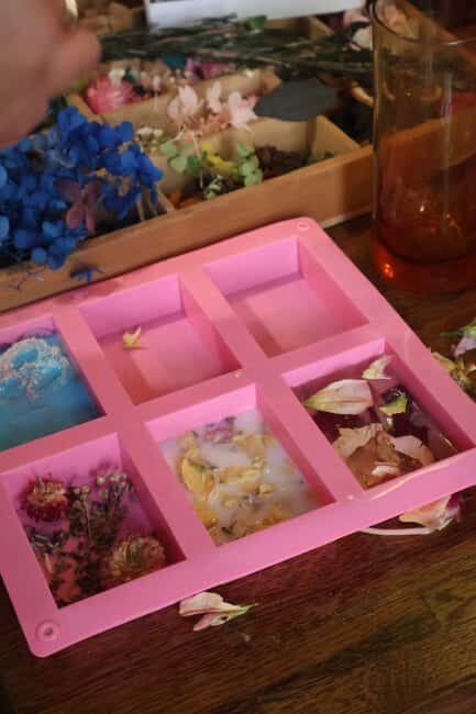 Paris: Botanical handmade soap workshop (Melt and pour soap) - Discover the Art of Handmade Floral Soaps in Paris