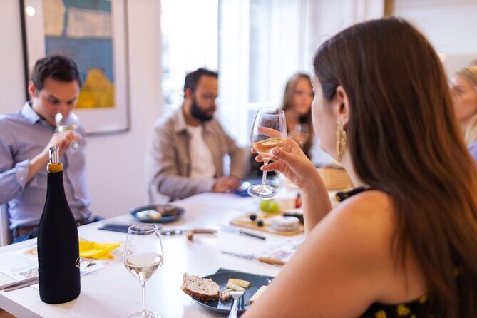 Paris Cheeses and Wines Tour de France with Tasty Games - Key Points