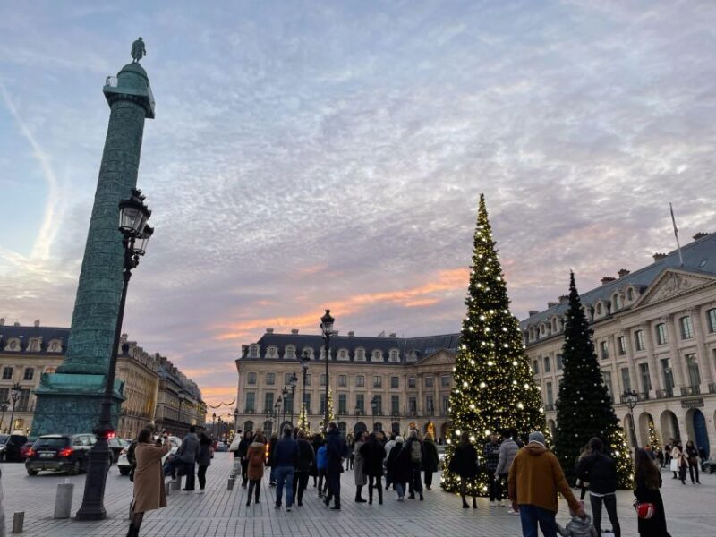 Paris Christmas Lights Walking Tour with Local Guide - Exploring the Christmas Lights of Paris
