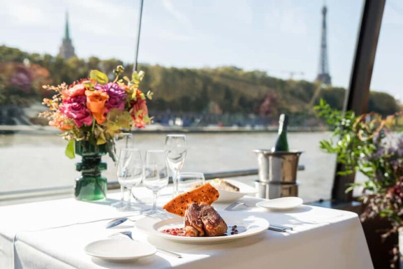 Paris : Christmas Special Lunch Cruise on the Seine River - Why This Cruise Offers Great Value