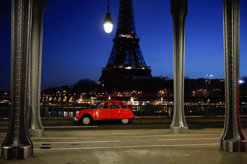 Paris: Christmas tours in 2CV - Key Points
