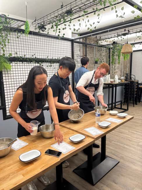 Paris: Crêpe and Galette Making Workshop with Cider - Who Should Book This?