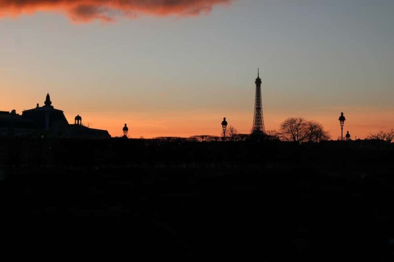 Paris: Darkest Tales,A Night of Secrets & Legendary Bar Tour - Exploring Paris Shadowy Corners: Dark Tales, Secrets, and a Quirky Bar Experience