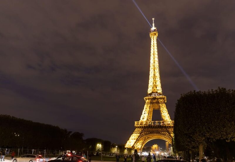 Paris: Dinner at The Eiffel Tower & Cruise - FAQ