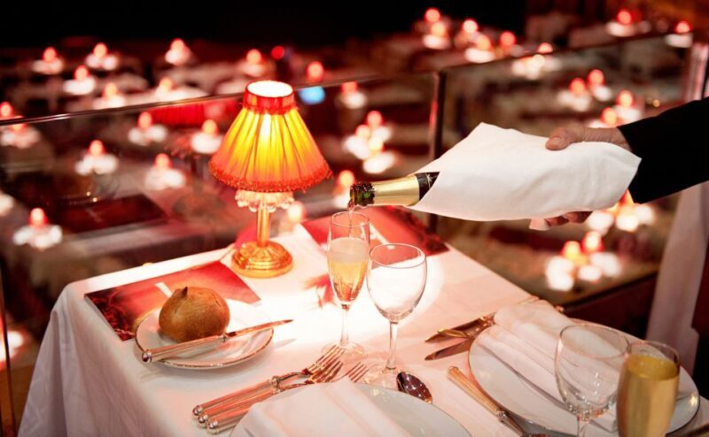 Paris: Dinner Show at the Moulin Rouge - Key Points