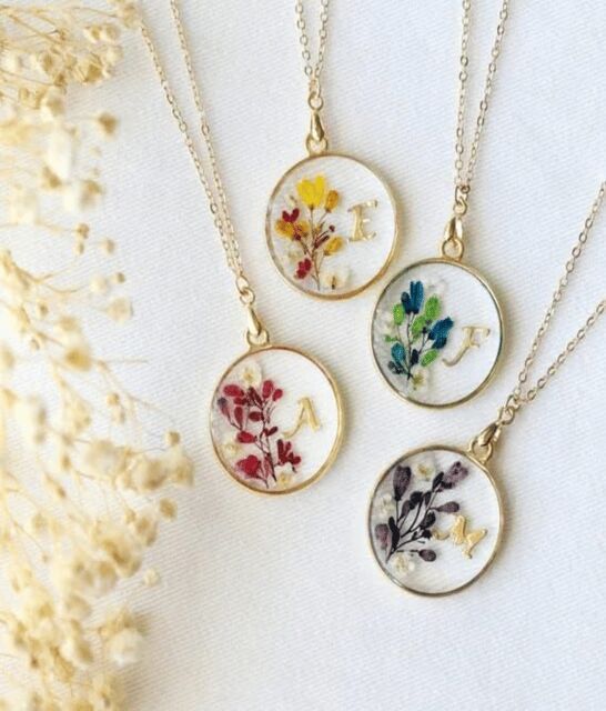 Paris: Duo Resin Jewelry Workshop (Necklace & Earrings) - The Sum Up