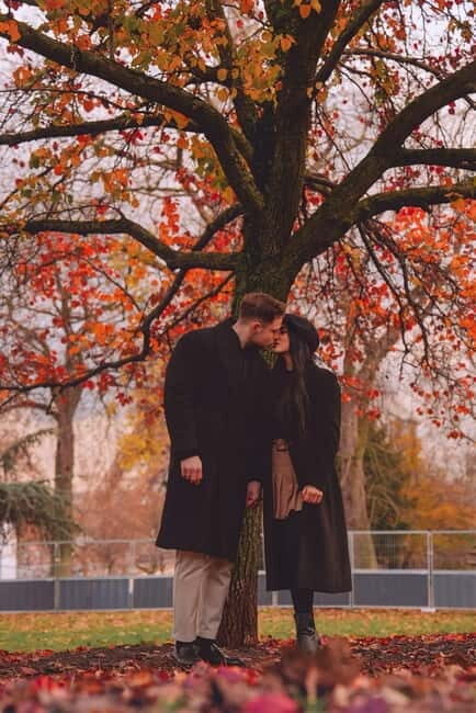 Paris: Eiffel Tower Couple Photoshoot with 50 Edited Photos - A Romantic 45-Minute Escape in the Heart of Paris: The Eiffel Tower Couple Photoshoot
