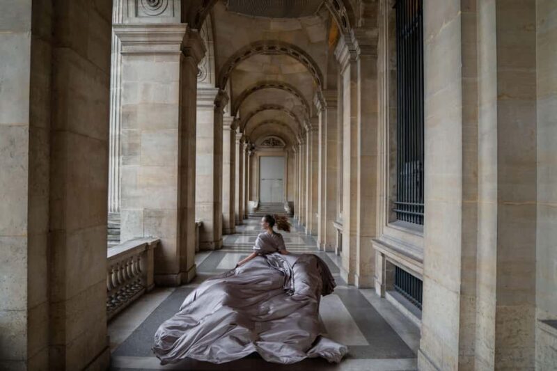 Paris: Eiffel Tower Flying-Dress Photoshoot jonadress - The Itinerary in Detail