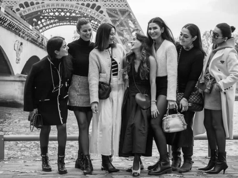 Paris: Eiffel Tower Private Photoshoot Experience - Starting Point: Pont de Bir Hakeim