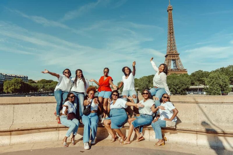 Paris: Eiffel Tower Street Photoshoot - Engaging Meta Description