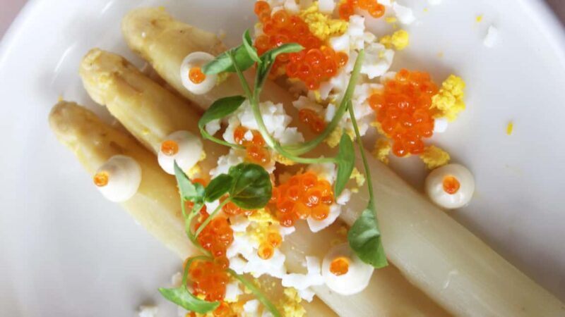Paris: Eiffel Tower's Madame Brasserie 3-course lunch 12:00 - Who Should Consider This Experience?