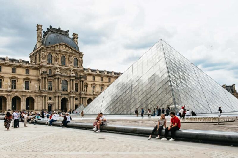 Paris: Emily TV Show Locations Guided Walking Tour - A Detailed Look at the "Emily in Paris" Guided Tour