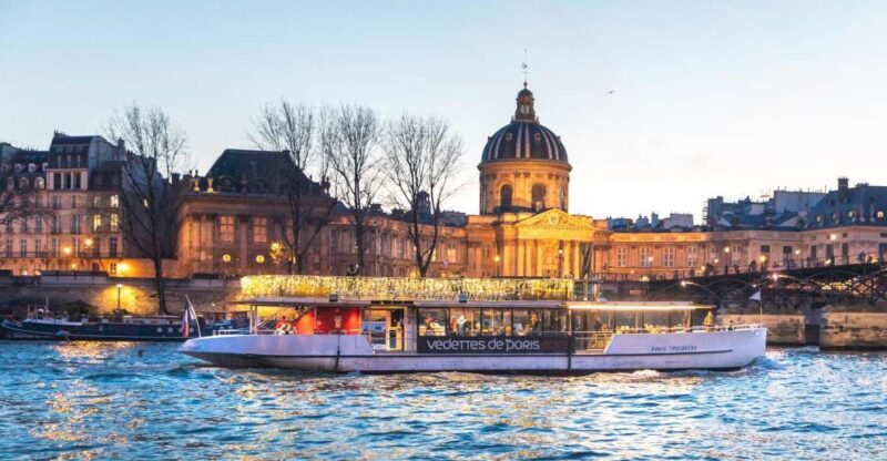 Paris: Evening River Cruise with Music - A Thorough Look at the Experience