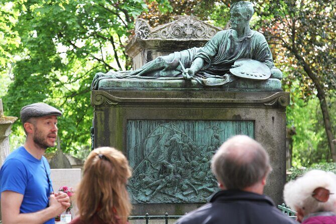 Paris: Famous Graves of Pere Lachaise Cemetery Guided Tour - A Walk Through Paris’s Haunted Cemetery: Père Lachaise Guided Tour