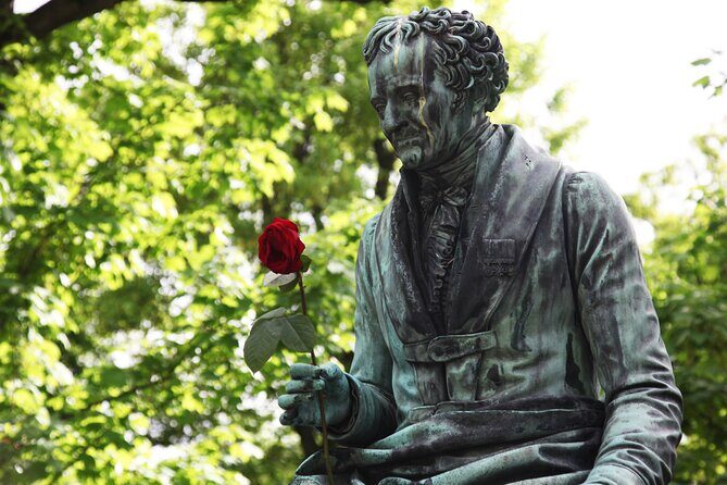 Paris: Famous Graves of Pere Lachaise Cemetery Guided Tour - Key Points