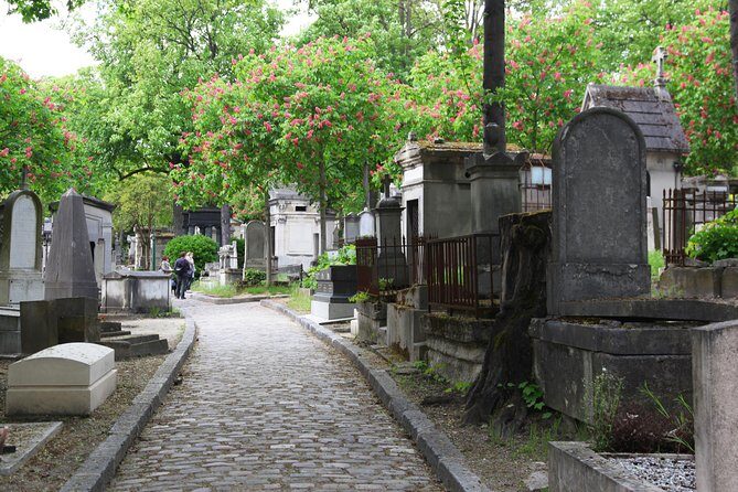 Paris: Famous Graves of Pere Lachaise Cemetery Guided Tour - FAQs