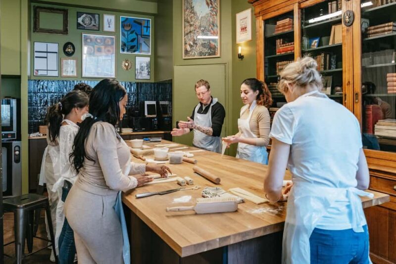Paris: French Croissant Baking Class with a Chef - Key Points