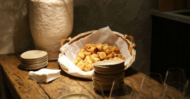 Paris : French wine tasting in Montmartre - Discover French Wine in Montmartre: An Authentic Tasting Experience