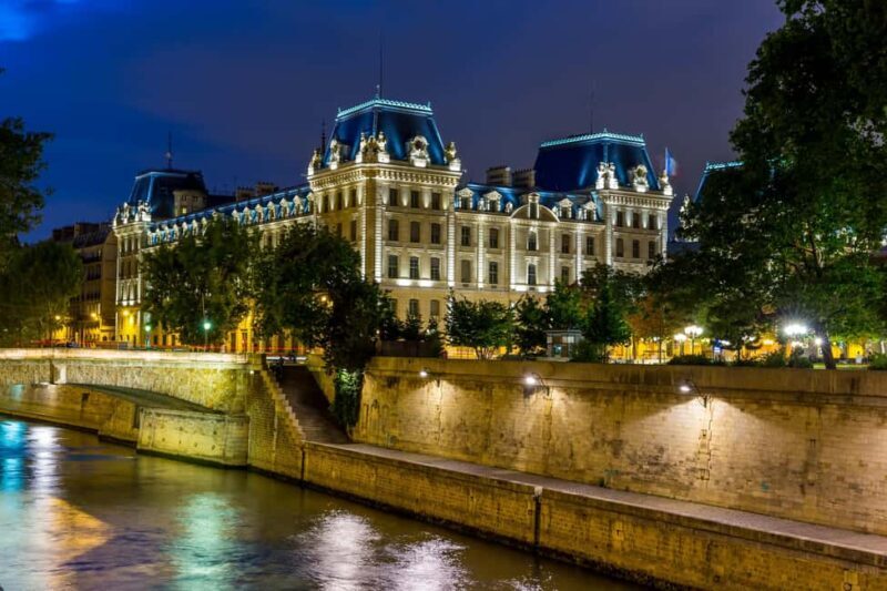 Paris: Ghosts, Legends & Mysteries Evening Walking Tour - An In-Depth Look at the Experience