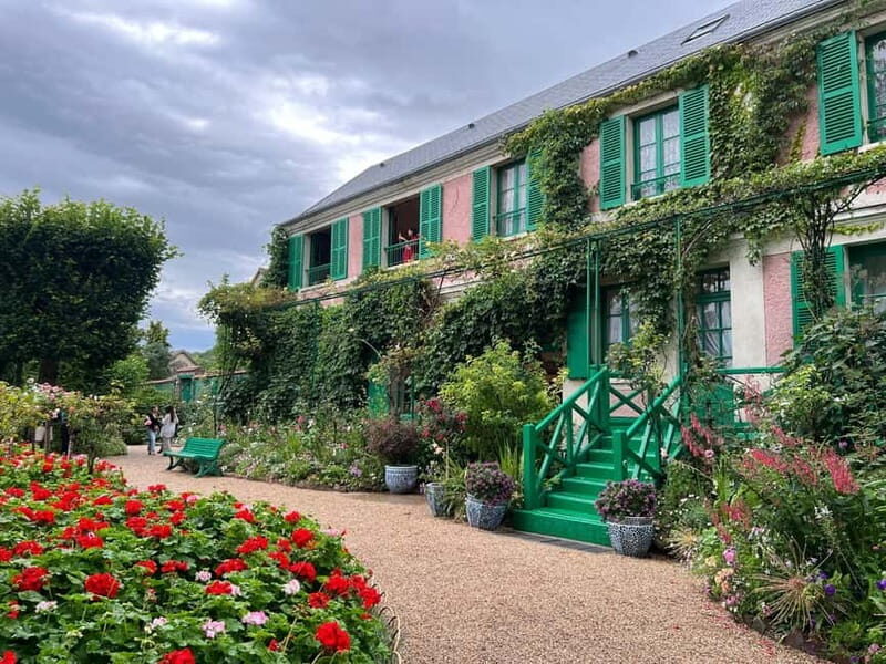 Paris: Giverny and Monet's House Private Day Trip - A Journey into Monet’s World: In-Depth Review