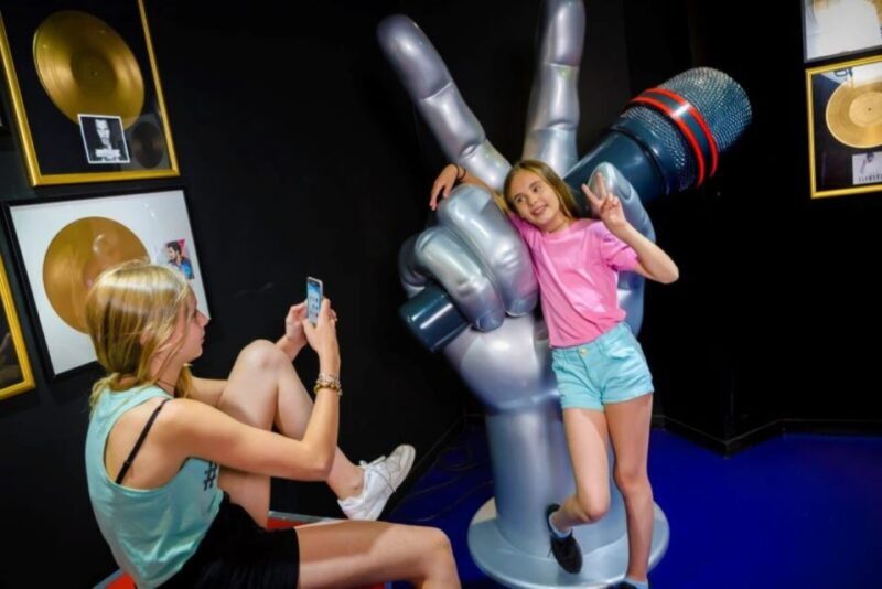 Paris: Grèvin Wax Museum and Seine River Cruise Tickets - Exploring the Grévin Wax Museum