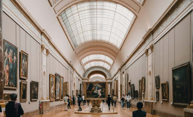 Paris: Guided visit of the Louvre Museum in Spanish - FAQs