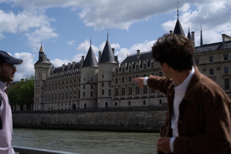 Paris Halloween Walking Tour: Ghost Stories (Small Group) - A Perfect Blend of History and Haunting