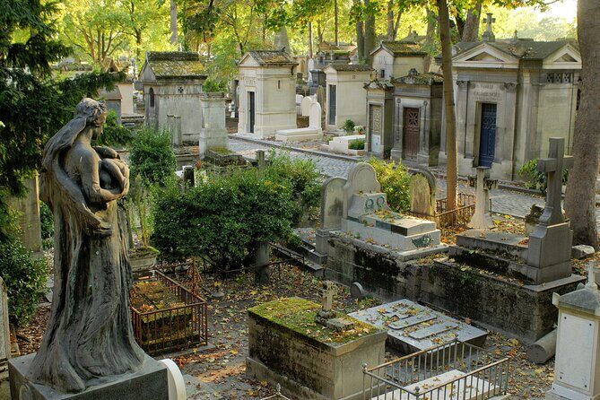 Paris: Haunted Père Lachaise Cemetery Guided Tour - The Genuine Experience: What Youll Actually Get