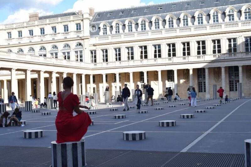 Paris : Highlights of Parisians' Paris guided tour - How This Tour Adds Value