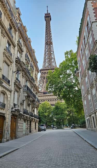 Paris Highlights: Private Day Tour with Photos & Transfers - The Experience of Moving Between Landmarks