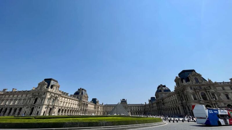 Paris Highlights: Private Day Tour with Photos & Transfers - The Value of This Tour