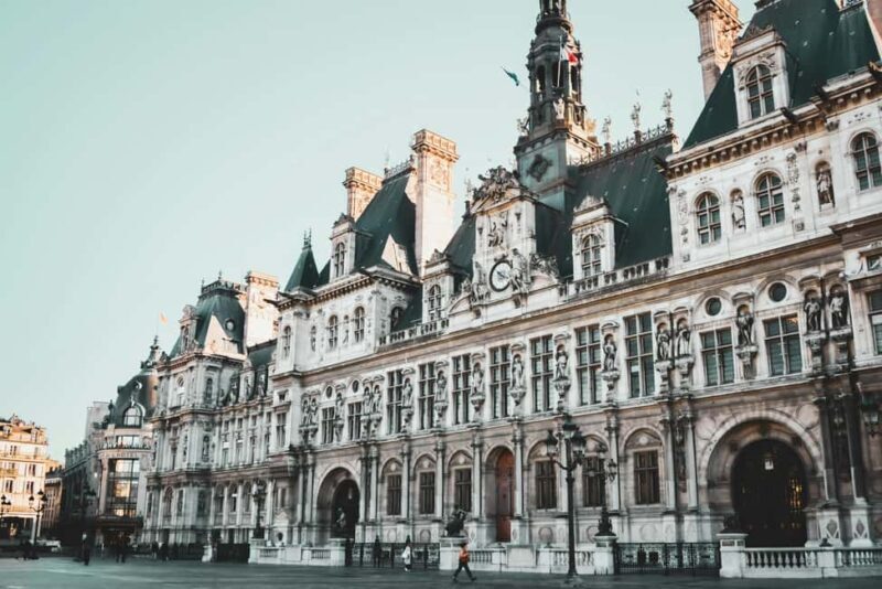 Paris: Historic City Center Private Guided Walking Tour - A Walk Through Paris’s Historic Center: What to Expect