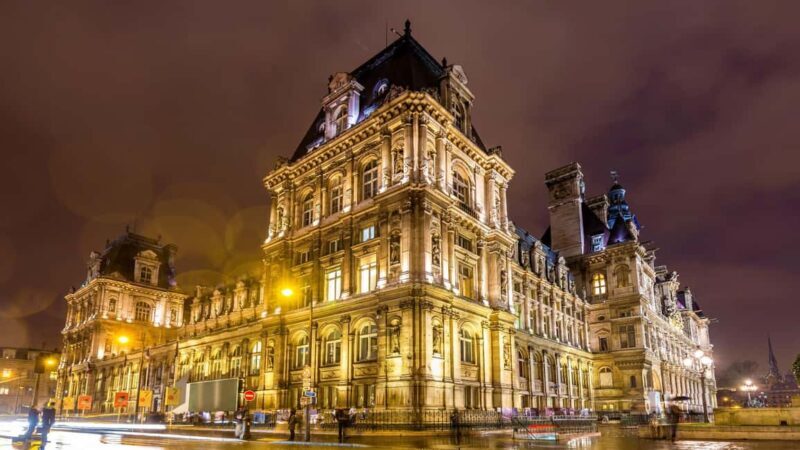 Paris : Historic Heart of Paris: Île de la Cité Walking Tour - An Authentic Walk Through Pariss Historic Center