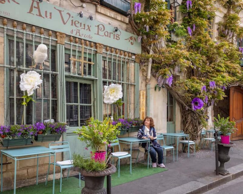 Paris Historic Islands Walk: Seine, Notre Dame & Louvre View - Starting at Le Louis Philippe: The Cozy Beginning