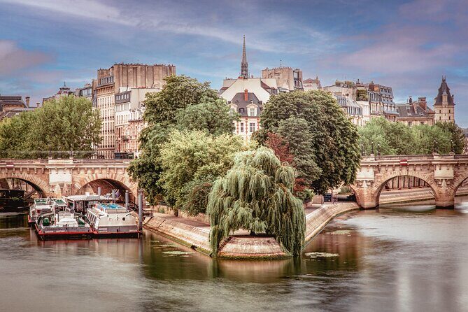 Paris Historic Islands Walk: Seine, Notre Dame & Louvre Views - Paris Historic Islands Walk: Seine, Notre Dame & Louvre Views
