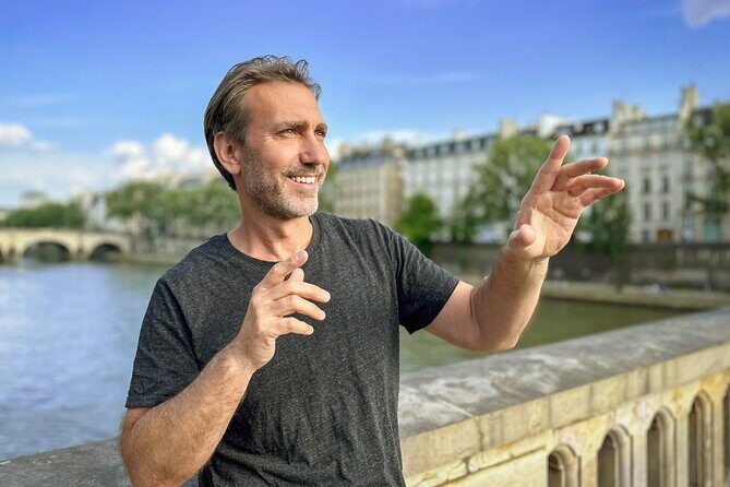 Paris Historic Islands Walk: Seine, Notre Dame & Louvre Views - FAQ