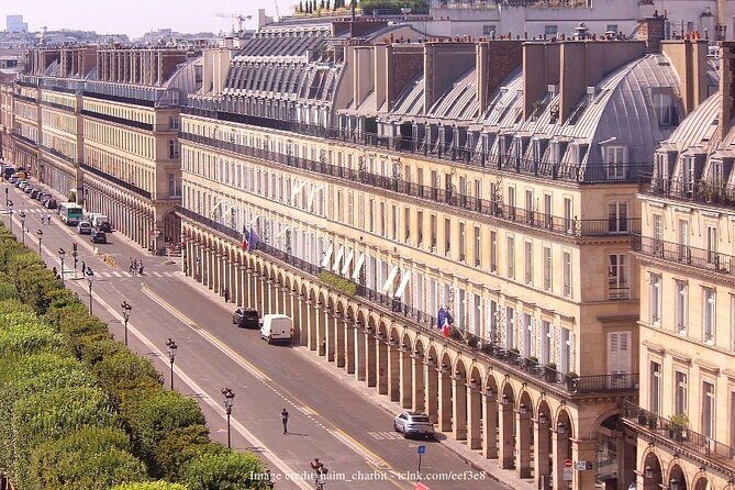 Paris Historic Private 3-hour Walking Tour with WWII Landmarks - What Past Travelers Say