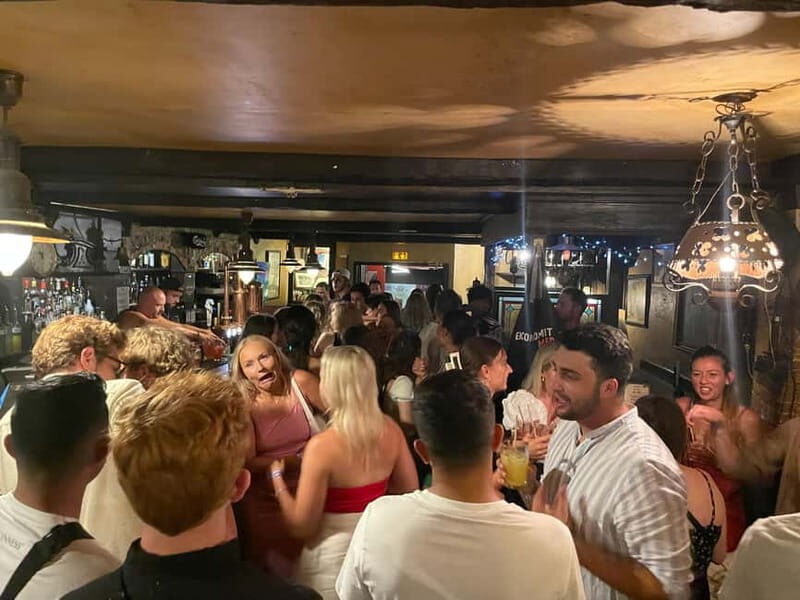 Paris International Pub Crawl with Free Shots & Fun Games - What Makes This Pub Crawl Stand Out?