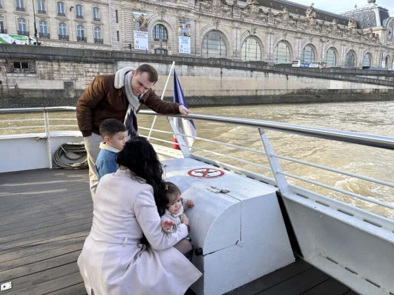 Paris: Investigation Cruise, a fun treasure hunt (in French) - The Value of the Investigation Cruise
