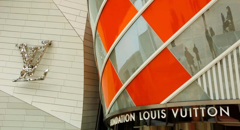 Paris: Louis Vuitton Foundation Exterior Tour with Entry - Key Points