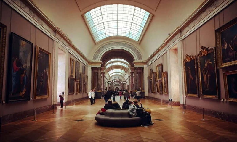 Paris: Louvre Museum Ticket with Audio guide - Key Points