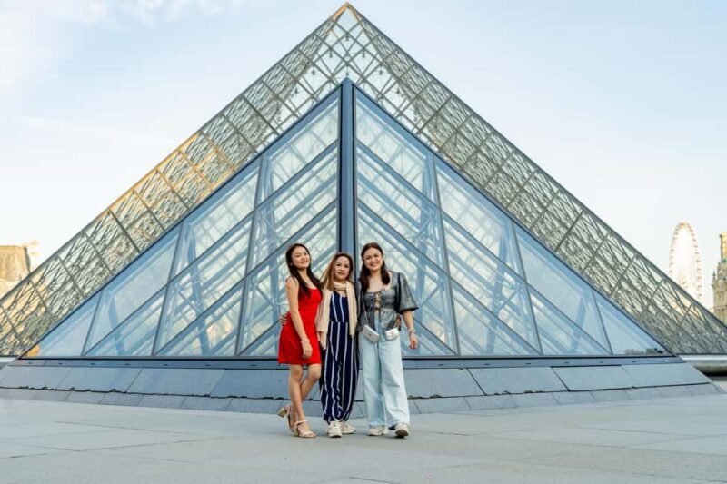 Paris: Louvre Photo Shoot - Key Points