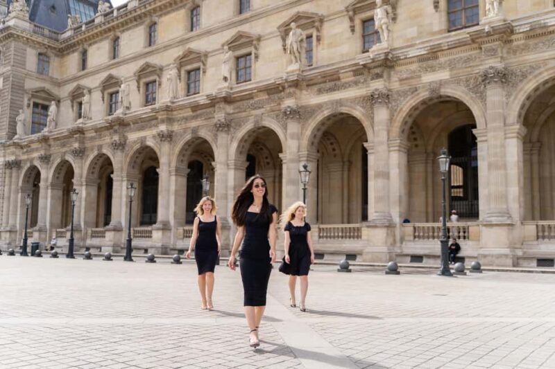 Paris: Louvre photoshoot or Seine bridges Eiffel Tower walk - FAQ