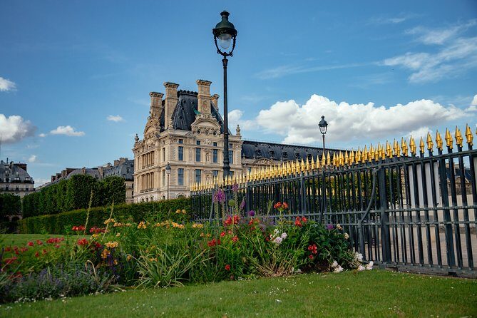 Paris Louvre PRIVATE TOUR with a Local Private Guide - Who Should Consider This Tour?