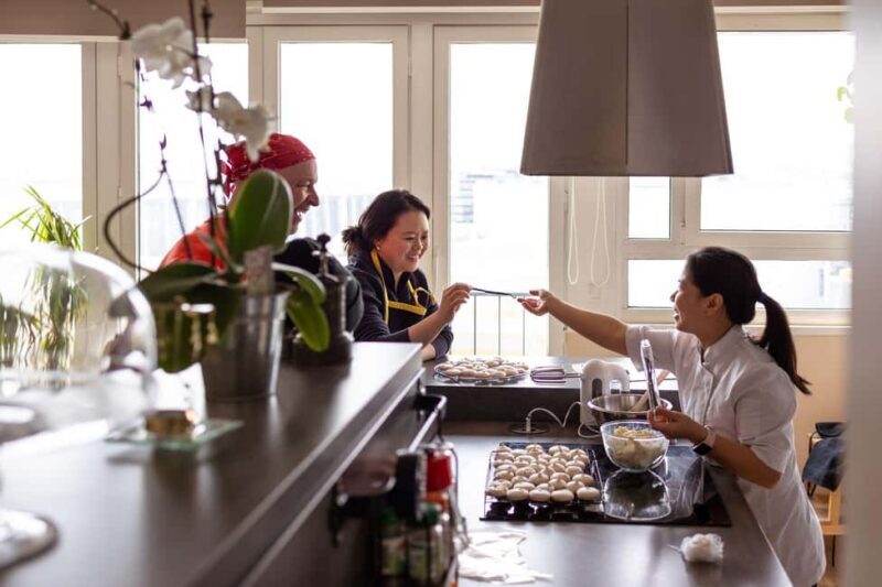 Paris: Macarons class in a parisian home - Practical Tips for Your Baking Day
