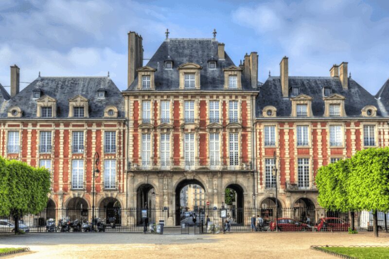 Paris: Marais District Walking Tour with a Local Guide - An In-Depth Look at the Marais District Walking Tour